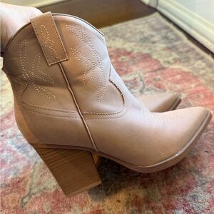 Altar’d State beige western ankle cowboy boot size 7.5